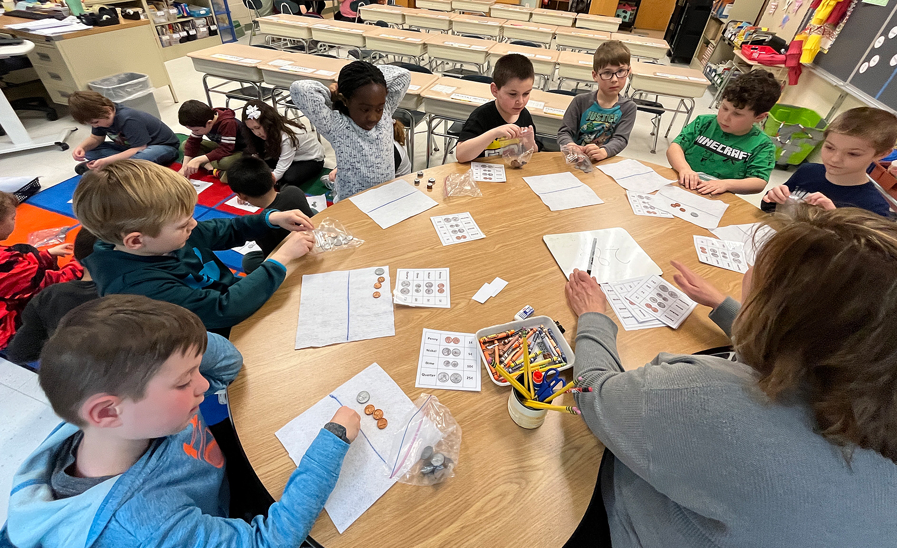 Ms Becks Second Graders At Shatekon Are Showing Money Two Different